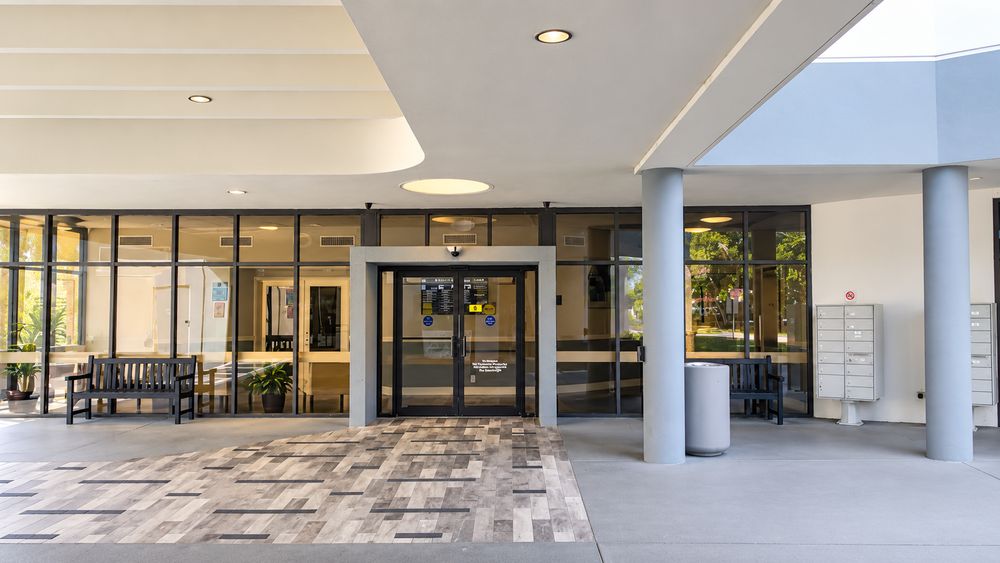 Entrance of the clinic building at 7710 NW 71st Ct, Tamarac, Florida
