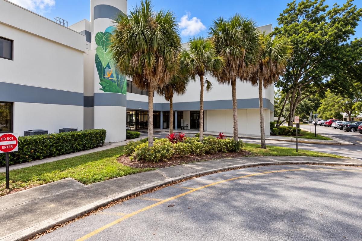 HAIROCKET clinic building in Tamarac, Florida